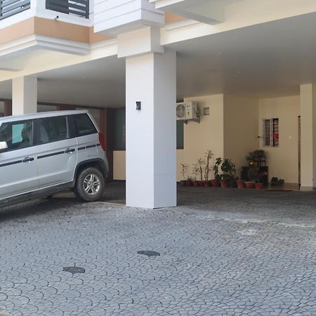 The Dibrugarh Address Otel Dış mekan fotoğraf