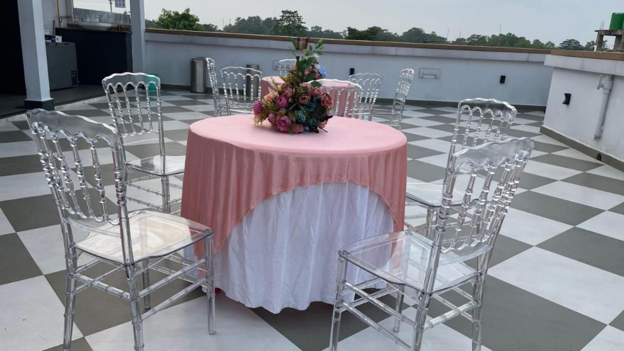 The Dibrugarh Address Otel Dış mekan fotoğraf