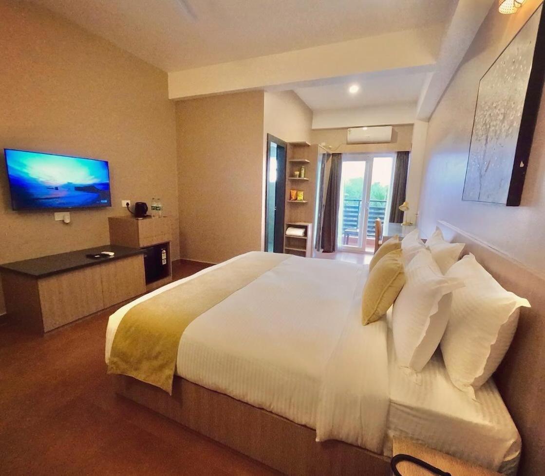 The Dibrugarh Address Otel Dış mekan fotoğraf