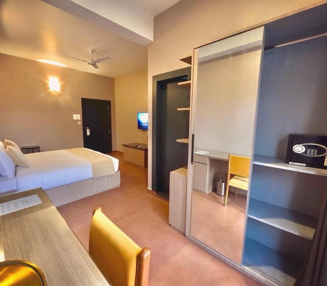 The Dibrugarh Address Otel Dış mekan fotoğraf