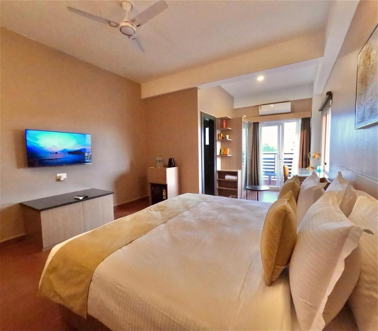 The Dibrugarh Address Otel Dış mekan fotoğraf