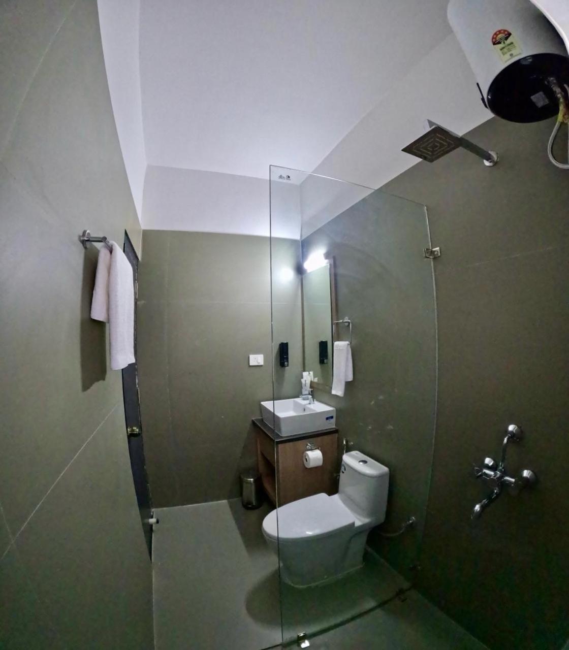 The Dibrugarh Address Otel Dış mekan fotoğraf