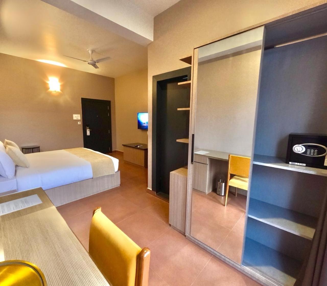 The Dibrugarh Address Otel Dış mekan fotoğraf