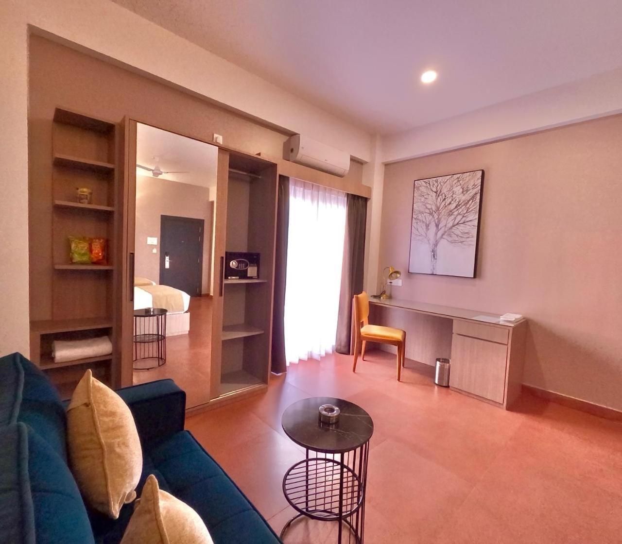 The Dibrugarh Address Otel Dış mekan fotoğraf